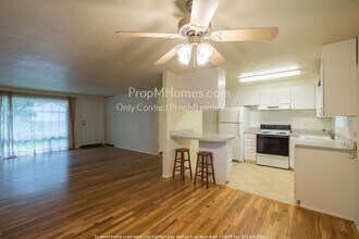 18767 Kristi Way in Lake Oswego, OR - Building Photo - Building Photo