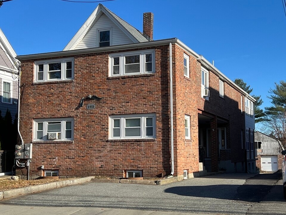 262 Nevada St in Newton, MA - Building Photo
