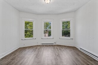 8 Delaware St in Worcester, MA - Building Photo - Building Photo