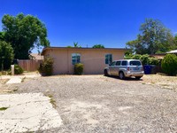 2477-2483 Hardy Dr in Lemon Grove, CA - Foto de edificio - Building Photo