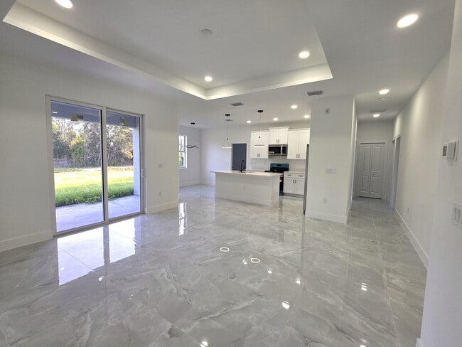 621 Allison St E in Lehigh Acres, FL - Building Photo - Building Photo