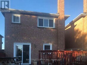 4641 Crosscreek Ct in Mississauga, ON - Building Photo - Building Photo