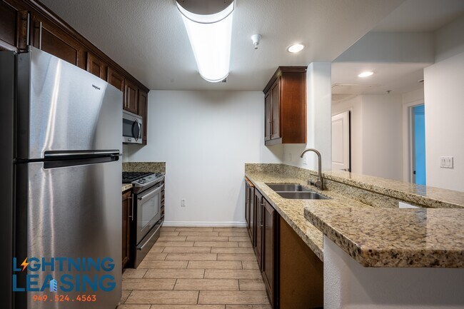 11923 Kling St in Los Angeles, CA - Building Photo - Building Photo