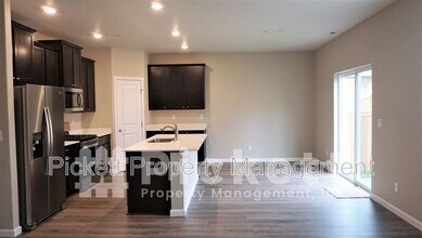 4549 Bay Vista Blvd in Bremerton, WA - Building Photo - Building Photo