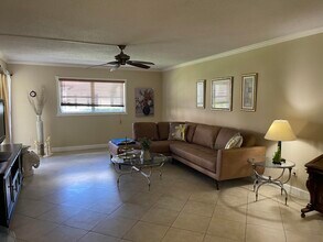 22765 SW 66th Ave in Boca Raton, FL - Foto de edificio - Building Photo