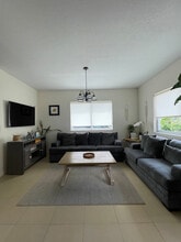 311 NW 95th St in Miami, FL - Building Photo - Building Photo