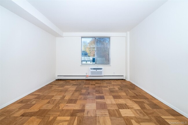 125 Lake St in White Plains, NY - Building Photo - Building Photo