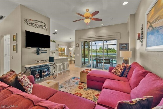 10032 Oakhurst Way in Ft. Myers, FL - Building Photo - Building Photo
