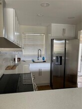 8465 Sunrise Lakes Blvd in Sunrise, FL - Building Photo - Building Photo