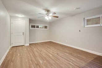 3531 Gillham Rd, Unit 10 in Kansas City, MO - Building Photo - Building Photo