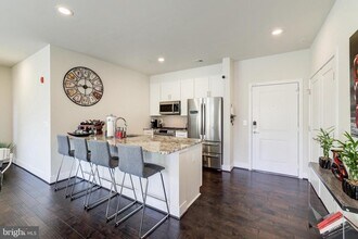 1951 Reston Vly Wy in Reston, VA - Building Photo - Building Photo