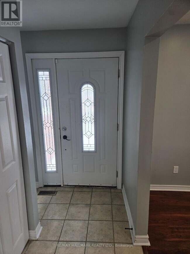 24 Madison Ave in Orangeville, ON - Building Photo - Building Photo