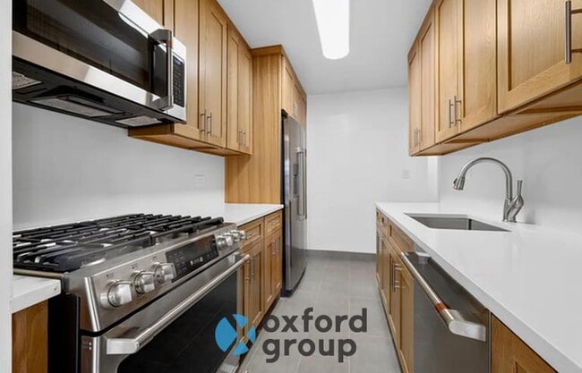 property at 337 W 55th St