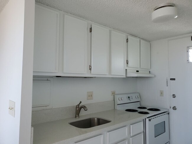 1419 Dominis St in Honolulu, HI - Building Photo - Building Photo