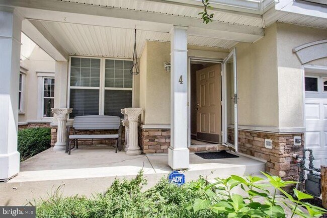 4 Austringer Ct in Pikesville, MD - Building Photo - Building Photo