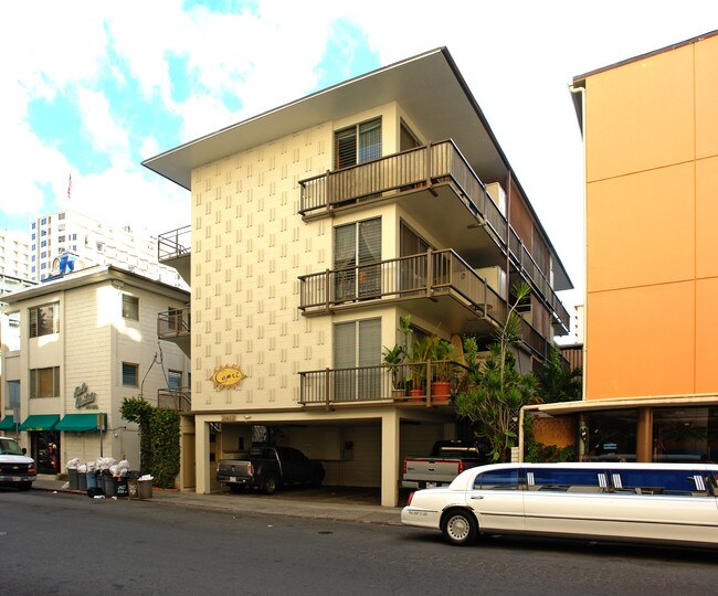 Capri in Honolulu, HI - Foto de edificio - Building Photo