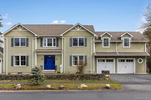 90 Central Ave in Rye, NY - Building Photo