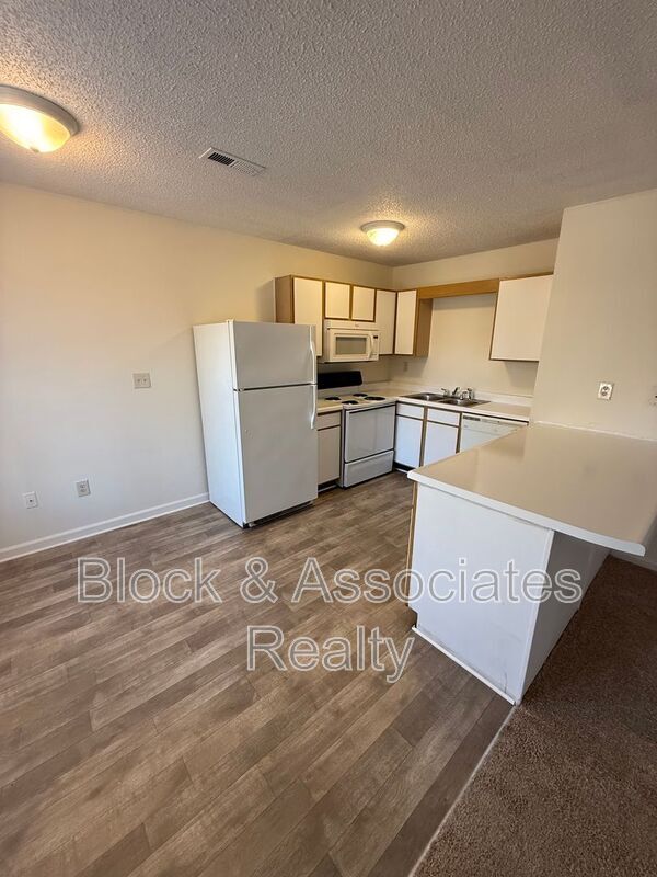 656 Cascade Ave in Asheboro, NC - Building Photo - Building Photo