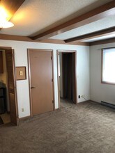 2012 Cedar St in Muscatine, IA - Building Photo - Building Photo