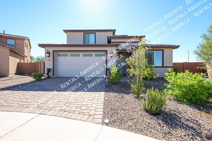 11128 S 54th Ln in Phoenix, AZ - Building Photo