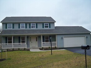 126 Wiltshire Dr in Bellefonte, PA - Building Photo - Building Photo