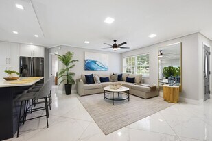 10356 57th Way N in Pinellas Park, FL - Building Photo