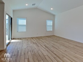 7918 N 79th Ave in Glendale, AZ - Building Photo - Building Photo