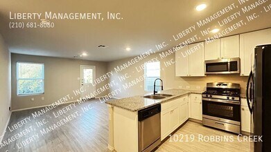 10219 Robbins Crk in San Antonio, TX - Building Photo - Building Photo