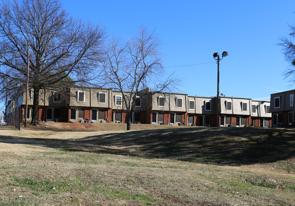 Forest Cove Apartments in Atlanta, GA - Building Photo