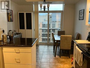 5233 Dundas St W in Toronto, ON - Building Photo - Building Photo