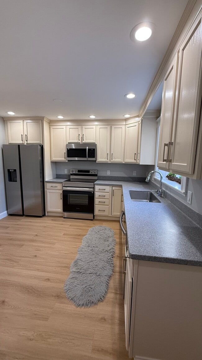 5 Harris Rd, Unit 2 in Medford, MA - Building Photo - Building Photo