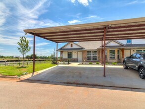 5821 Campbell Creek Dr in Oklahoma City, OK - Building Photo - Building Photo
