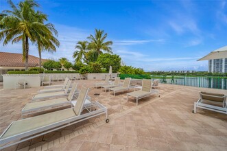 19900 E Country Club Dr in Aventura, FL - Building Photo - Building Photo