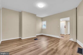 17 E Federal St in Burlington, NJ - Building Photo - Building Photo