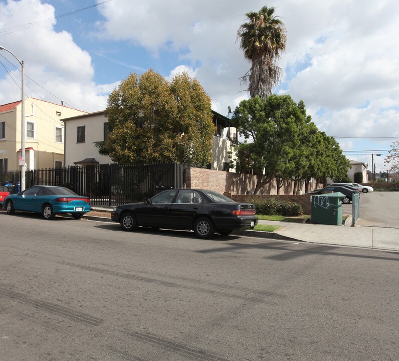 1112-1114 N Madison Ave in Los Angeles, CA - Building Photo