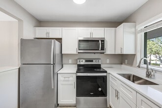 Residences on 16th in Naples, FL - Building Photo - Building Photo