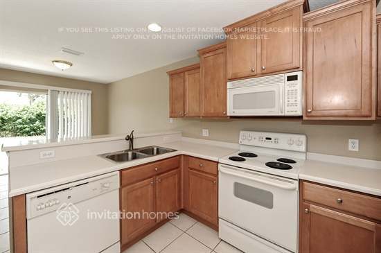 7029 Chatum Light Run in Bradenton, FL - Building Photo - Building Photo