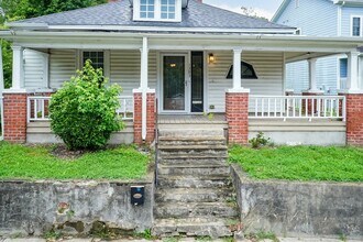 1303 S Roxboro St in Durham, NC - Building Photo - Building Photo