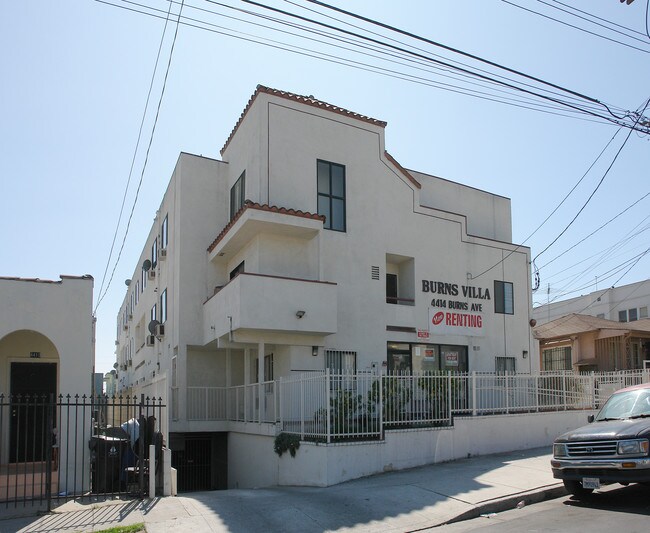 Burns Villa in Los Angeles, CA - Building Photo - Building Photo