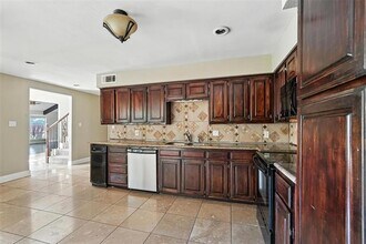 2411 Meadow Creek Dr in Carrollton, TX - Building Photo - Building Photo