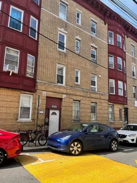 4306 John F. Kennedy Blvd Photo
