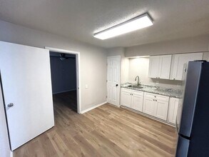 2809 N Hwy 175 in Seagoville, TX - Building Photo - Building Photo