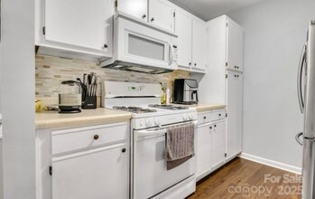 124 Cedarcroft Dr in Mooresville, NC - Building Photo - Building Photo