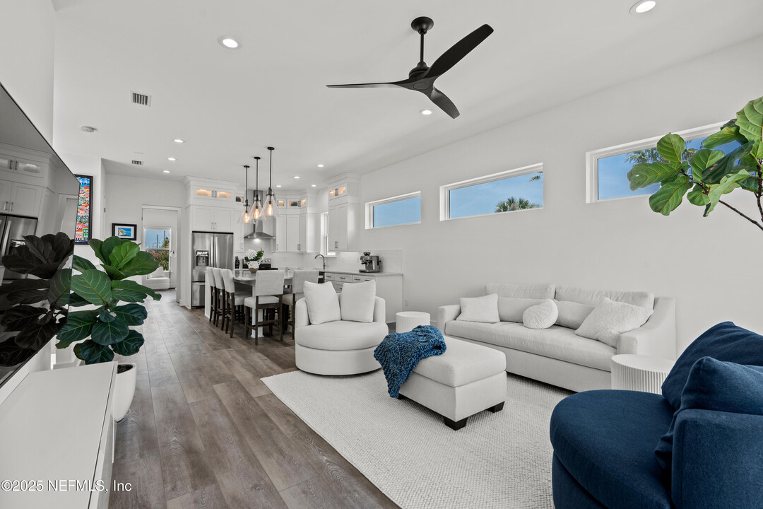 1302 2nd St S in Jacksonville Beach, FL - Building Photo
