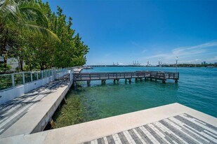 910 West Ave, Unit 329 in Miami Beach, FL - Building Photo