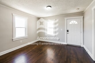 1022 E 83rd Terrace in Kansas City, MO - Foto de edificio - Building Photo