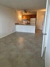 2401 Riverside Dr in Coral Springs, FL - Building Photo - Building Photo