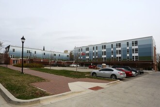 1920 Greenmount Ave in Baltimore, MD - Foto de edificio - Building Photo