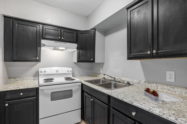 Lawton Courtyard Apartments