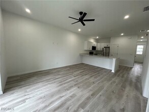 447 Bell Blvd in Lehigh Acres, FL - Building Photo - Building Photo